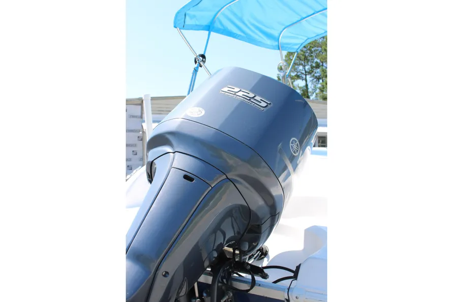 2012-hurricane-sundeck-sport-232-ob-power-10250120-20260713064536848-1.jpg
