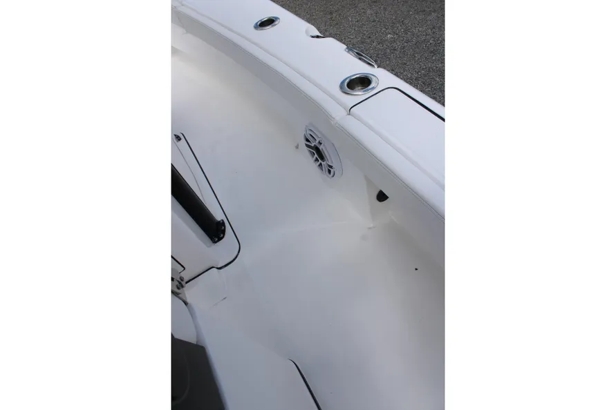 2027-blazer-bay-makaira-2800-power-10235361-20260629134449441-1.jpg