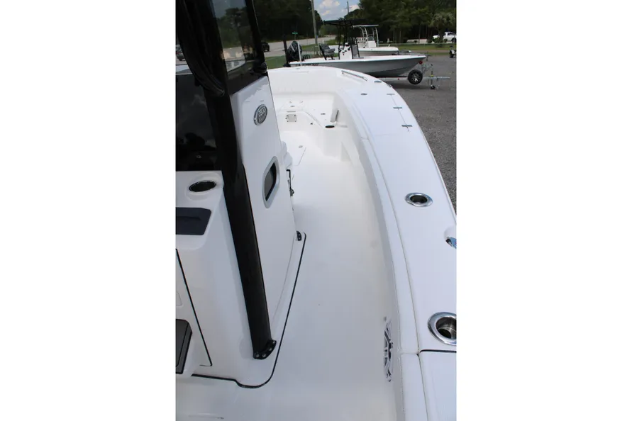 2027-blazer-bay-makaira-2800-power-10235361-20260629134450016-2.jpg