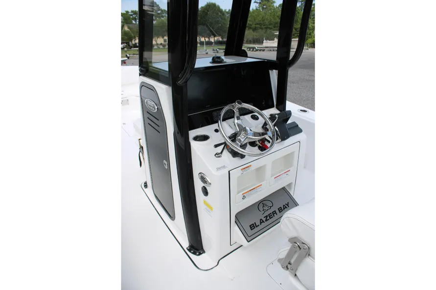 2027-blazer-bay-makaira-2800-power-10235361-20260629134451023-4.jpg