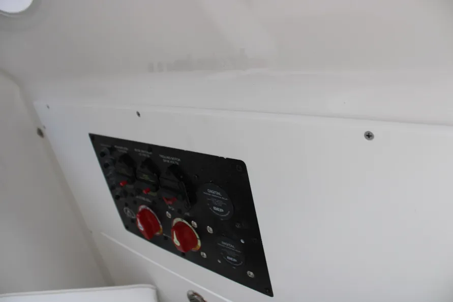 2027-blazer-bay-makaira-2800-power-10235361-20260629134452341-2.jpg
