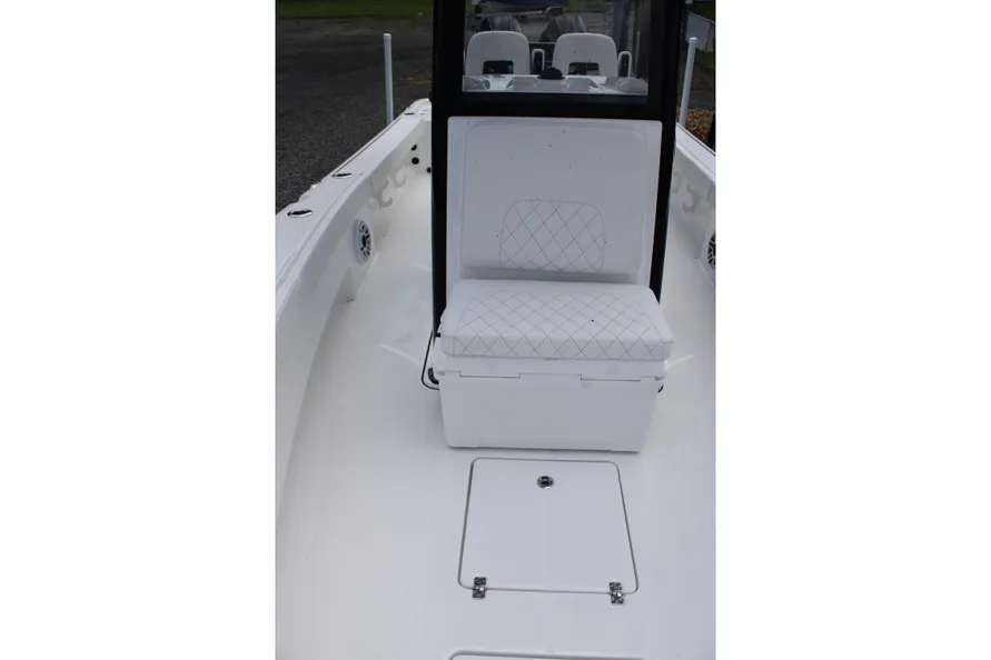 2027-blazer-bay-makaira-2800-power-10235361-20260629134453097-4.jpg