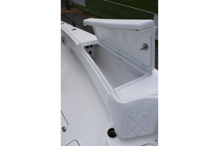 2027-blazer-bay-makaira-2800-power-10235361-20260629134454069-1.jpg