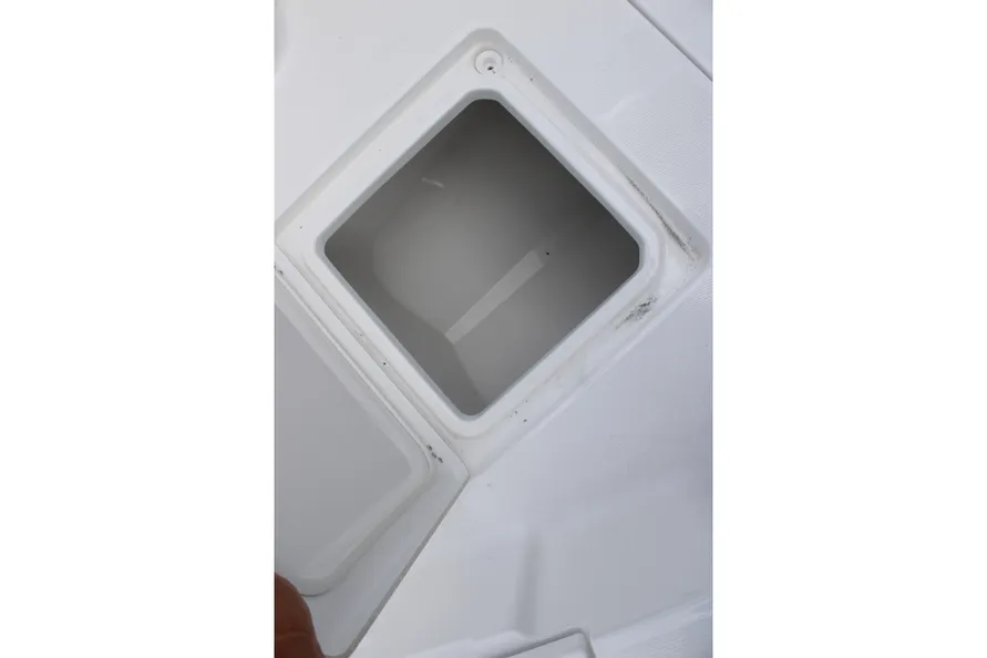 2027-blazer-bay-makaira-2800-power-10235361-20260629134454565-2.jpg