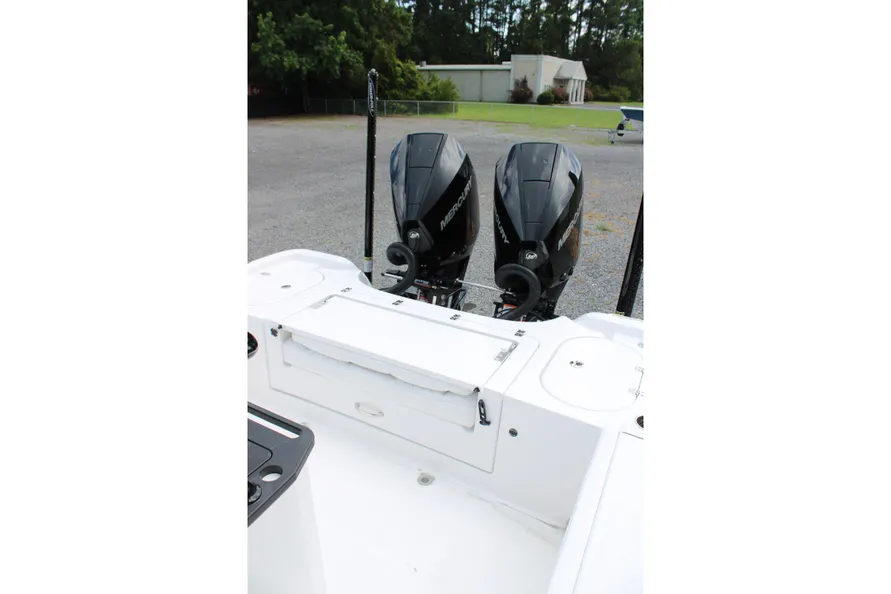 2027-blazer-bay-makaira-2800-power-10235361-20260629134457129-2.jpg
